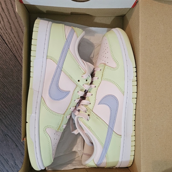 Nike Dunk Low WMNS Ghost Lime Ice Size 8.5W 7M - Picture 6 of 9